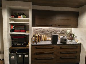 一条工務店の可動棚とカップボード