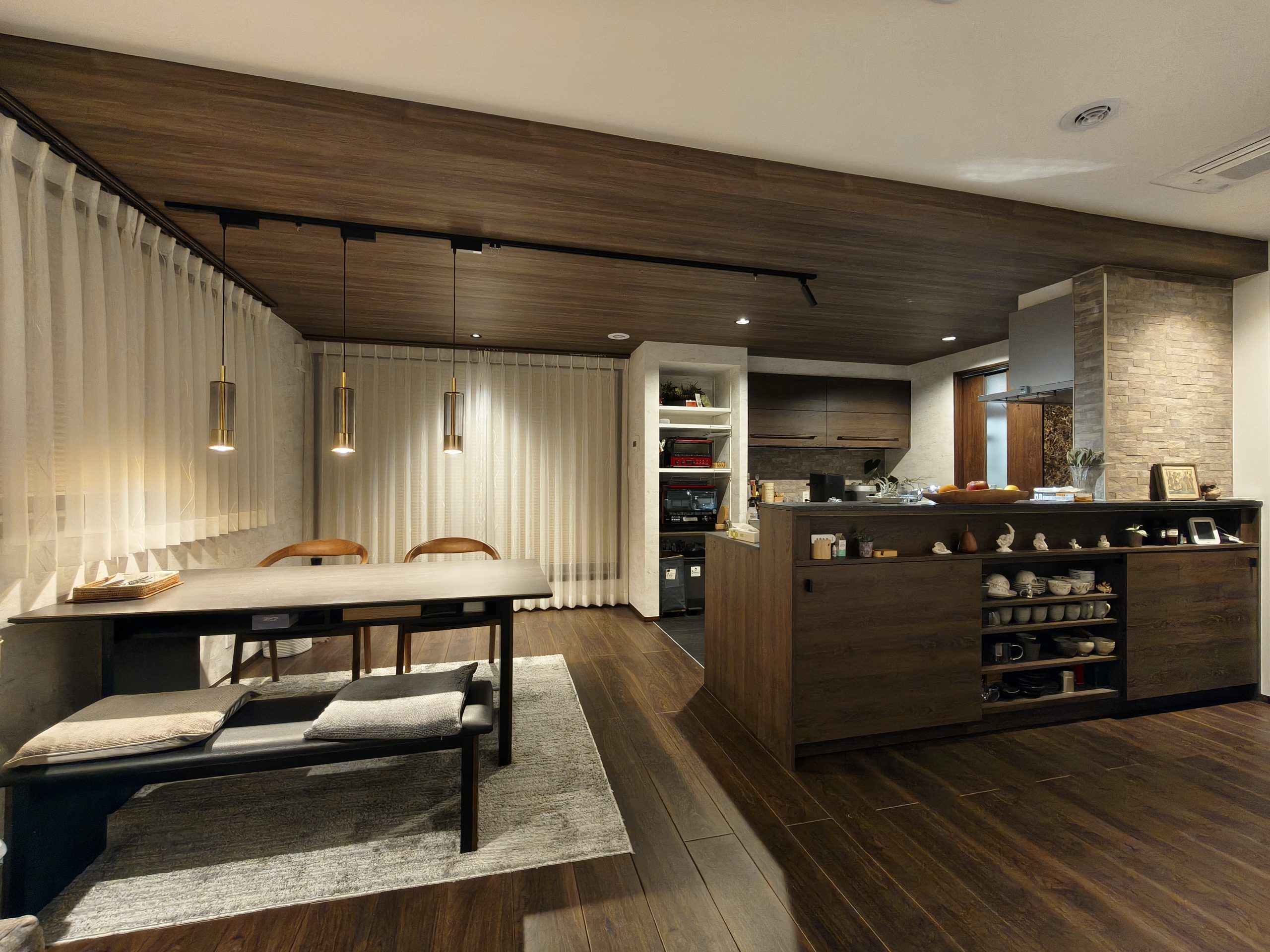 一条工務店の横並びダイニング