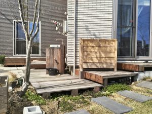 6ブロックに分けて製作したウッドデッキ
