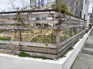 イタウバのハードウッドフェンス