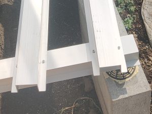 ビスで接続したアルミ根太